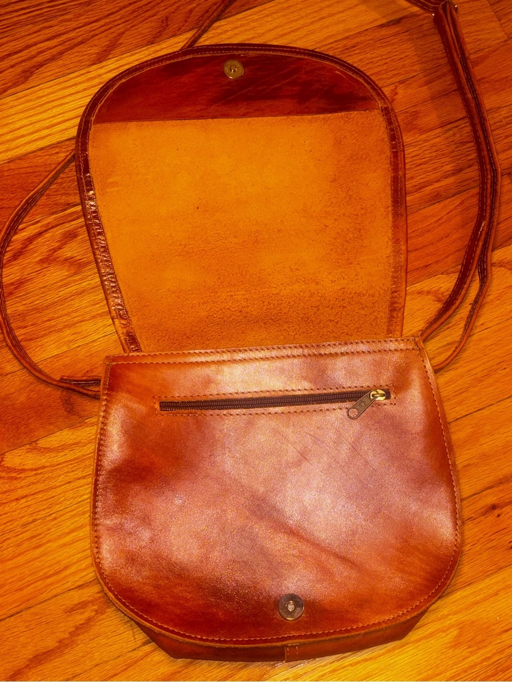 Genuine Leather Brown Saddle Shoulder Bag Purse Long Strap Suede Interior - Picture 3 of 8